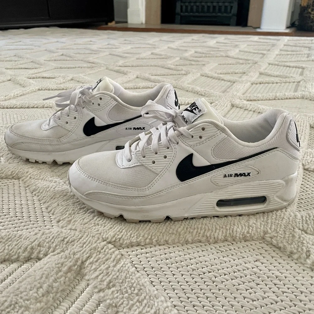 Nike Air Max 90s - Picture 7 of 9